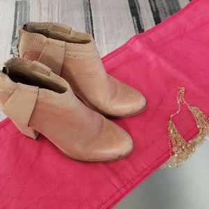 Tan Heels
